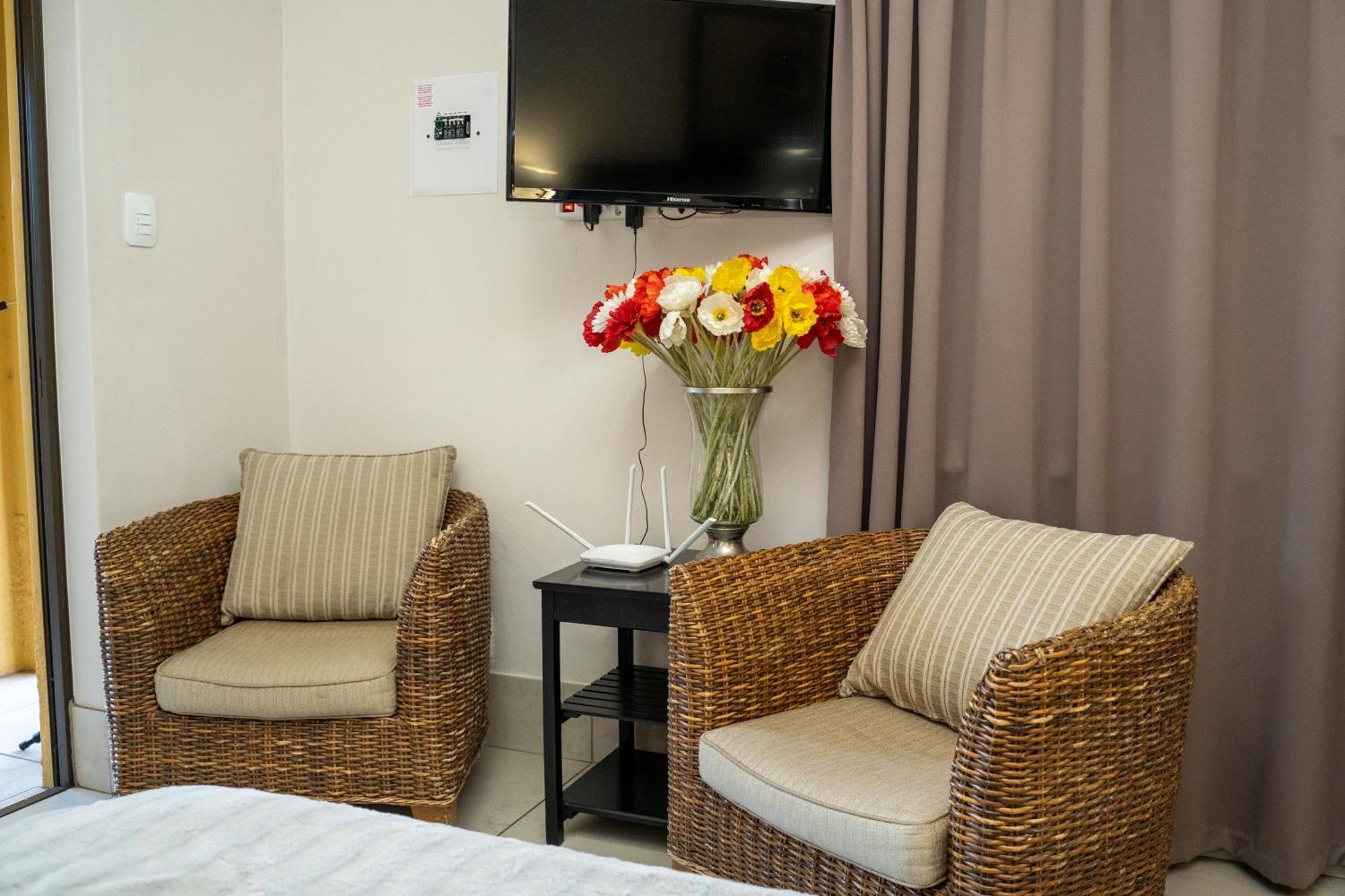 Sunriver Kalahari Lodge Riverside Stay In Upington Extérieur photo